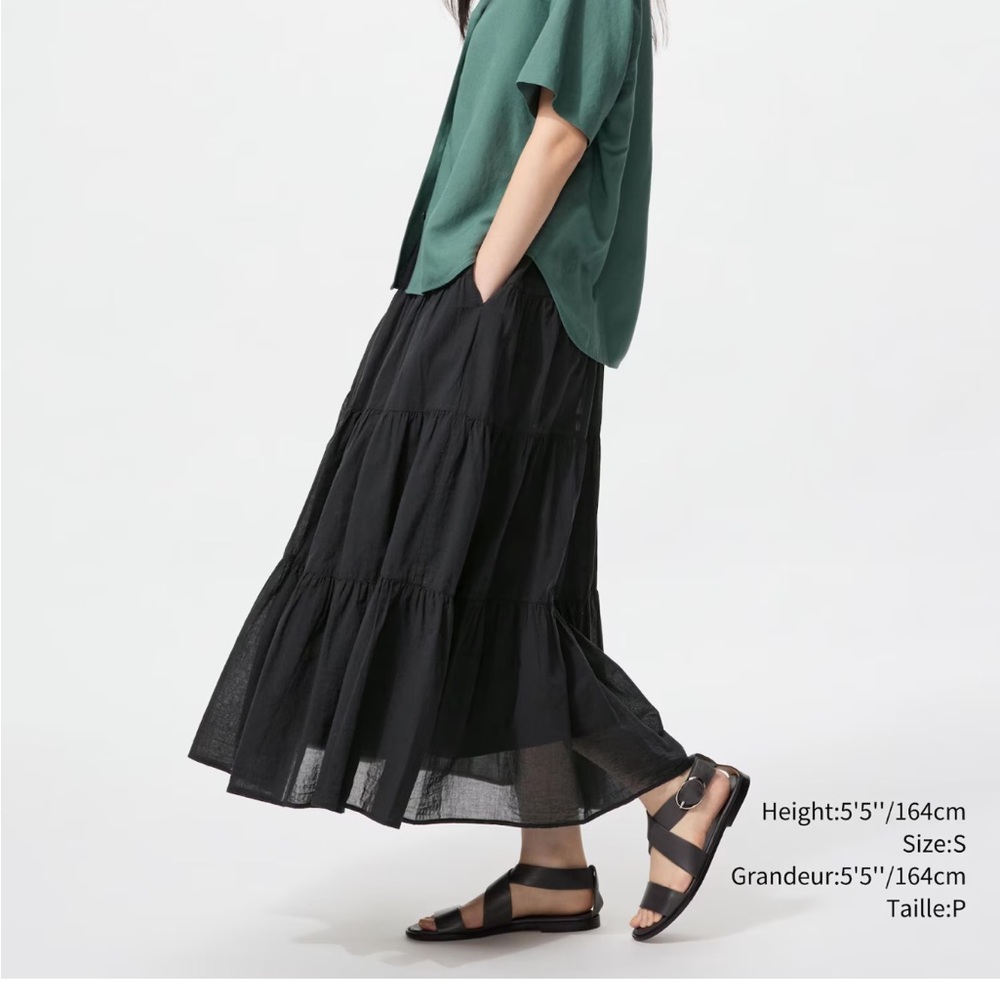 Viral Uniqlo Black Tiered Skirt